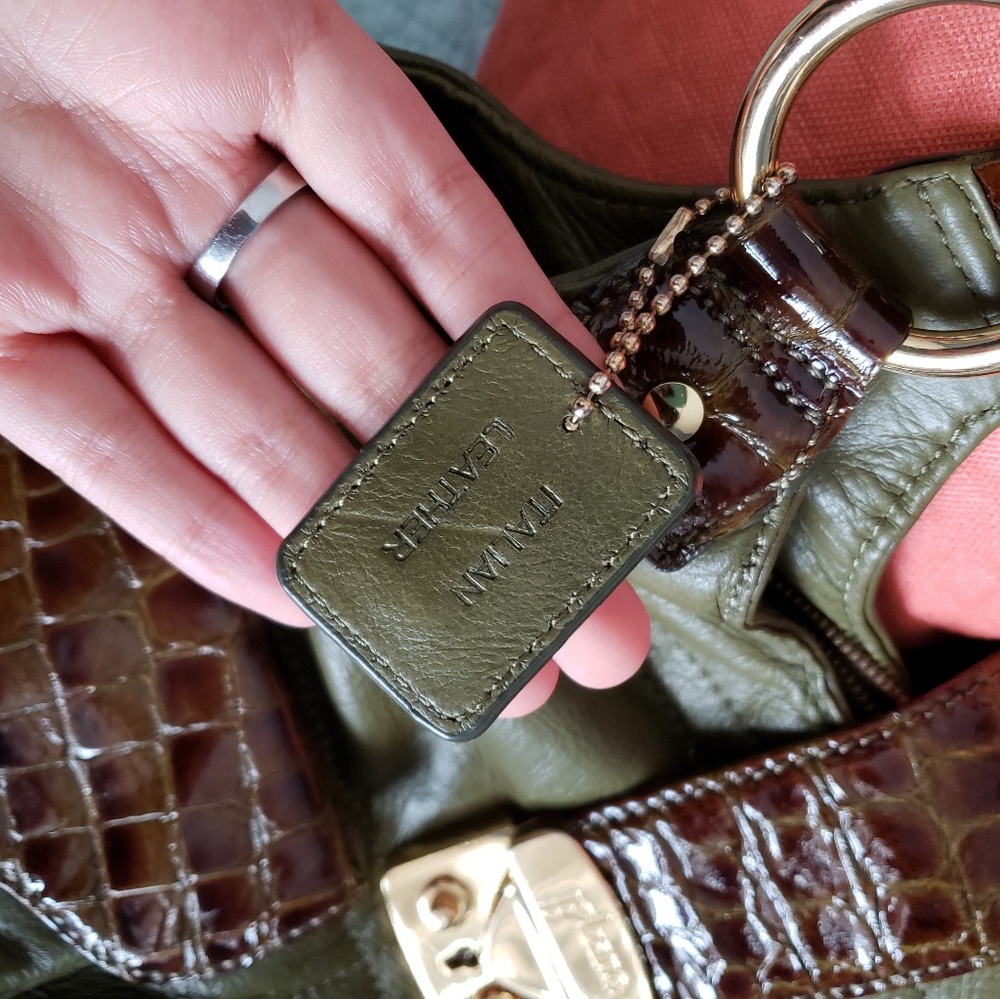 Handbag - Picture 3 of 4